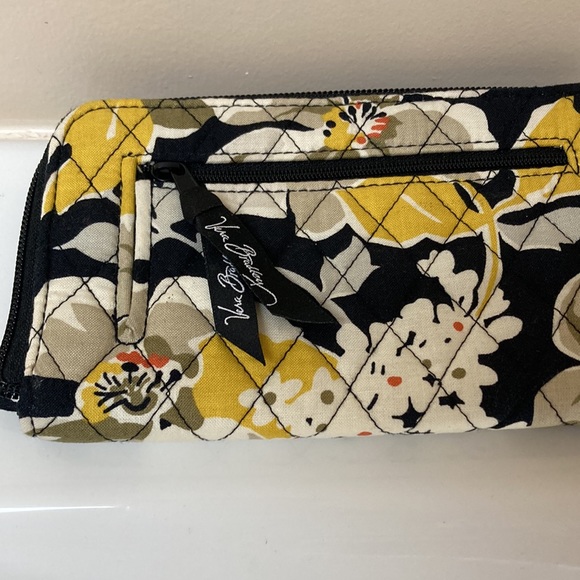 Vera Bradley wrist wallet - Picture 4 of 6
